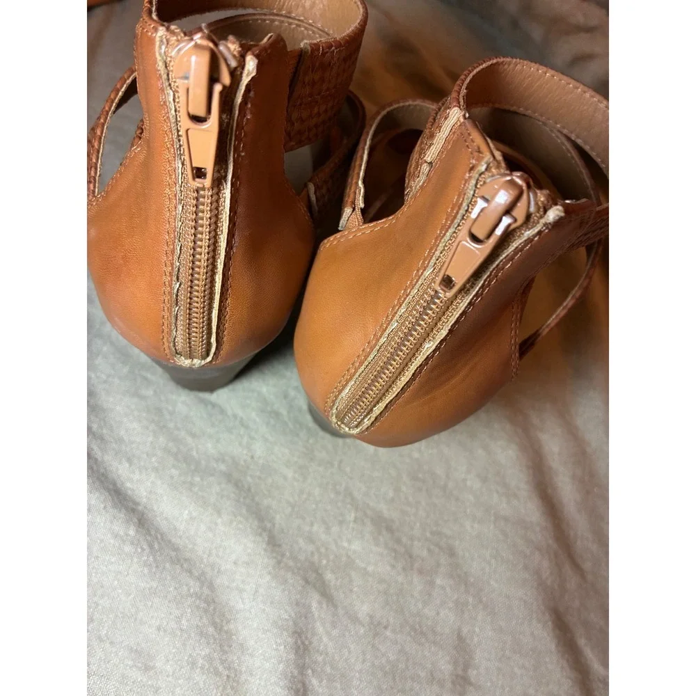 Frye and Co Gale Cognac Woven Strappy Wedge Sandals Brown Size 8M